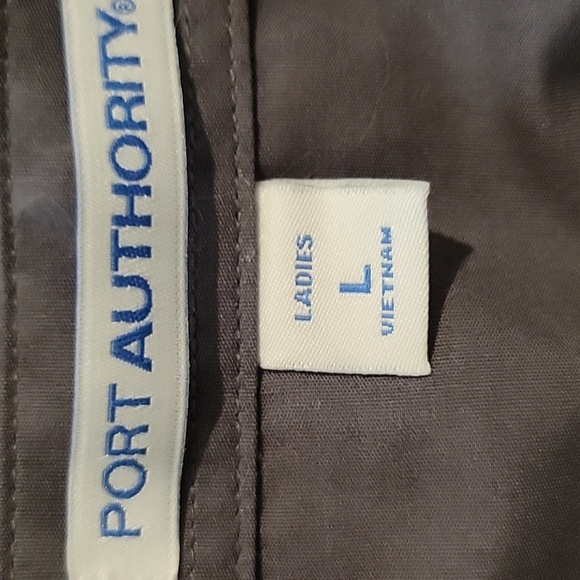 NWOT PORT AUTHORITY large grey 3/4 sleeve button down shirt - Picture 3 of 5